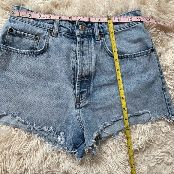 ZARA High Rise Frayed Cut off Style Hem Denim Shorts washed blue size 6 - Picture 2 of 5